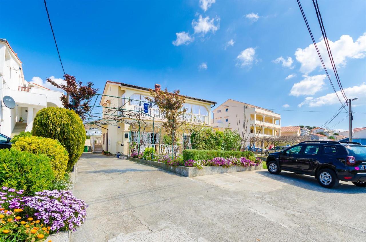 Apartments Mijatovic Lopar Exteriér fotografie
